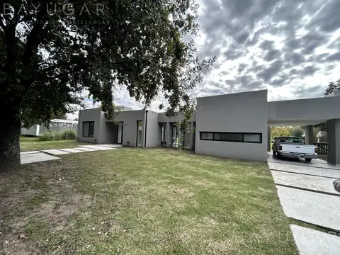 Casa en Venta con cochera
