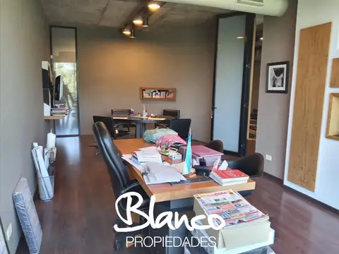 Oficina en Venta con 2 cocheras