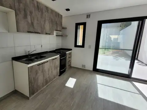 Depto Tipo Casa 3 ambientes con 2 baños