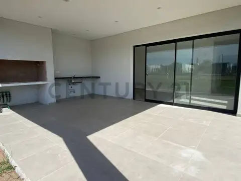 Casa en Venta en Pilar Del Este, USD 190.000