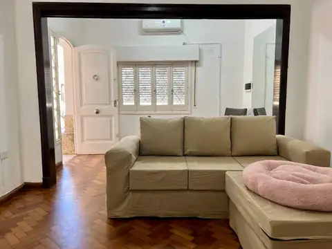 Casa 2 Dorm reciclada con patio en Zona Parque
