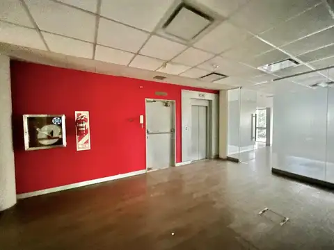 Estupendo piso en edificio corporativo en alquiler en Vicente López, de Av. Libertador al Río.