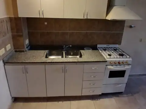 DPTO. 2 AMBIENTES AL FRENTE