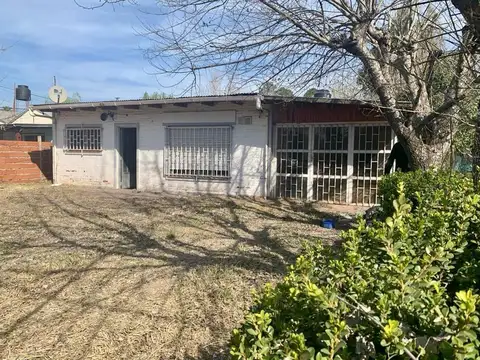 Venta casa 2 dormitorios con cochera - Garita 16, Funes