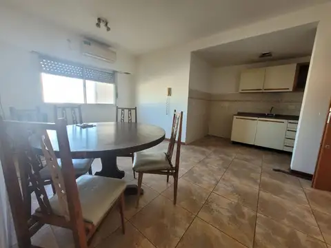 Departamento en Alquiler en Zárate, $ 550.000