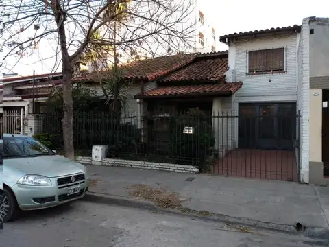 CHALET MORON CENTRO A RECICLAR 