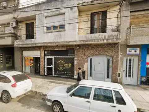 *DEPTO 3 AMB. AL CONTRAFRENTE  *1º PISO POR ESCALERA.  IDEAL INVERSOR.