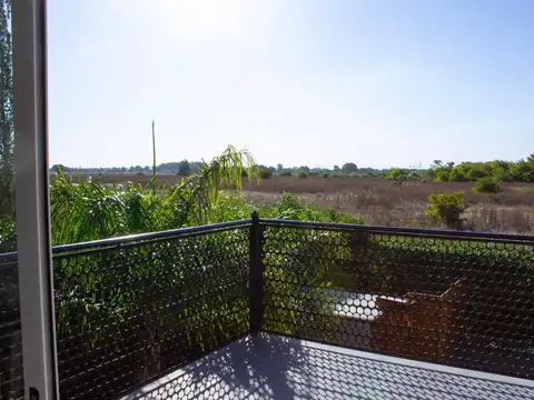 Casa 6 ambientes con 2 baños