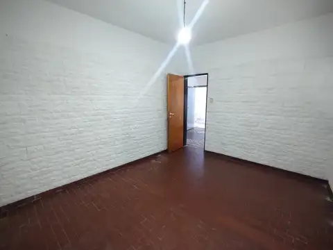 Depto Tipo Casa en Alquiler en Remedios de Escalada, $ 490.000