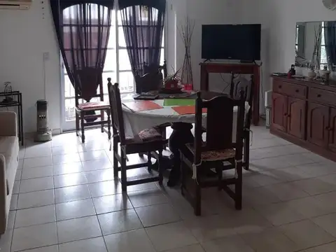 Departamento en primer piso con terraza. ACEPTA PERMUTA