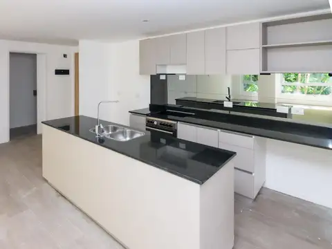 Departamento 4 ambientes con 3 baños