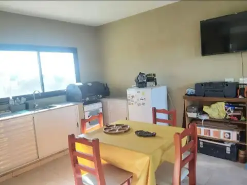 Casa 3 ambientes con 2 baños