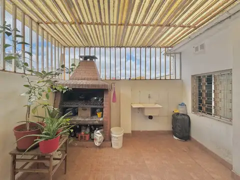 VENTA DEPÓSITO CON VIVIENDA 4 AMBIENTES EN ALMAGRO