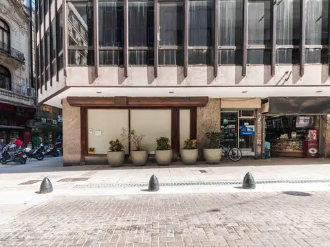 Local en esquina – Apto todo destino!