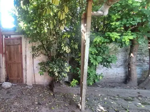 VENTA CASA 3 AMB CON PATIO Y TERRAZA QUILMES