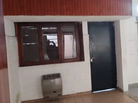 Local en Alquiler en Villa Luzuriaga, $ 900.000