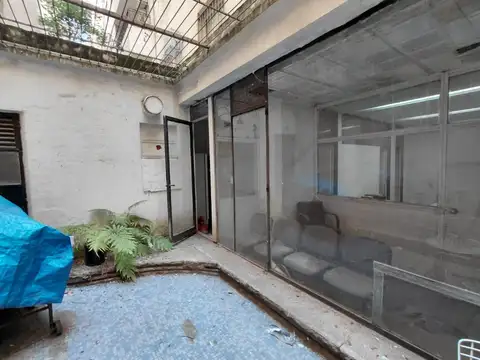 DEPARTAMENTO EN RETIRO - 3 AMBIENTES CON PATIO