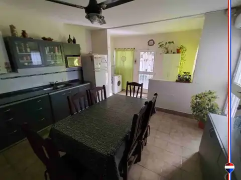 Casa 5 ambientes con 2 baños