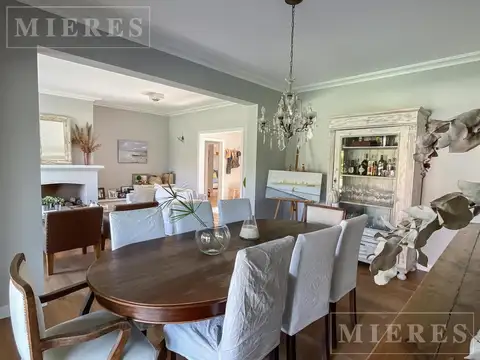 Casa 6 ambientes con 3 baños