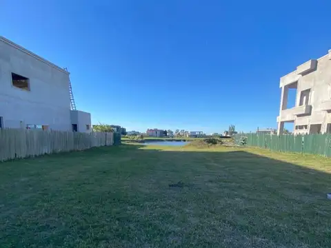 Terreno en Venta de 674,0 m2