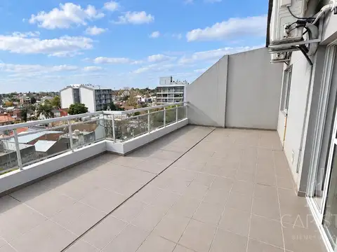 Departamento en alquiler 2 ambientes con expectacular terraza propia en Jose León Suarez