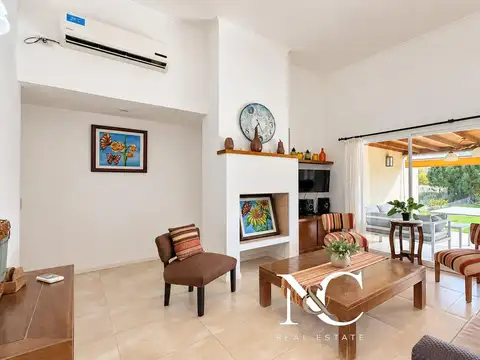 Casa en Venta en Costa Esmeralda, USD 220.000