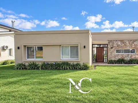 Casa en venta en Costa Esmeralda con gas natural
