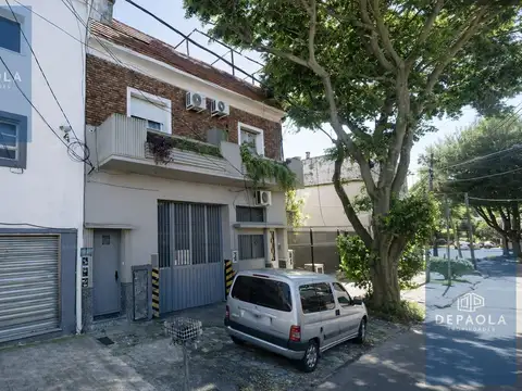 Venta ph apto Oficina 260m2 a metros de avenida y estacion tren