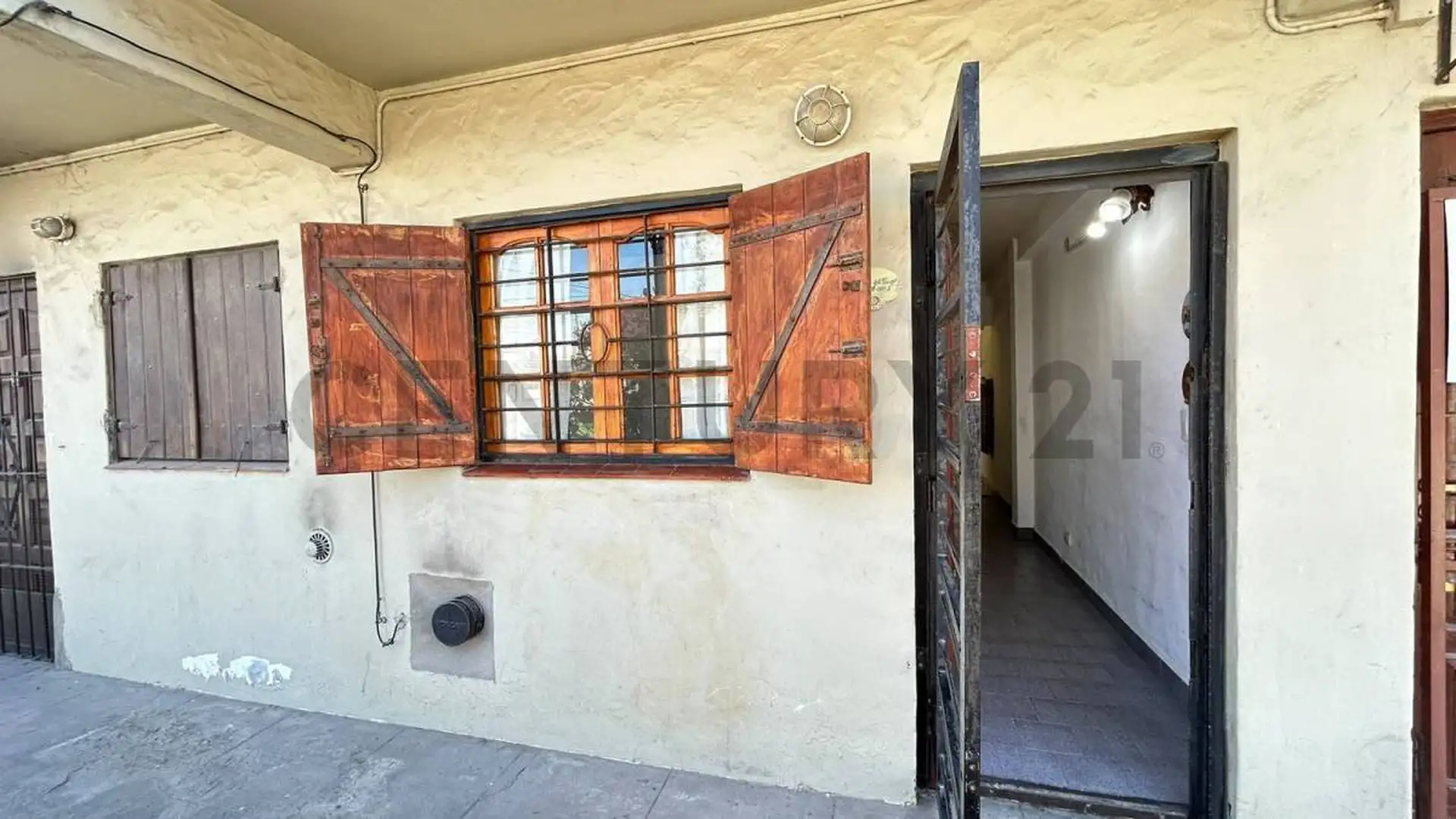 VENTA PH 2 AMBIENTES AL FRENTE CON PATIO VILLA PRIMERA