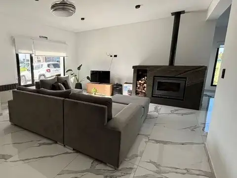 Depto Tipo Casa en Venta en San Vicente, USD 244.500