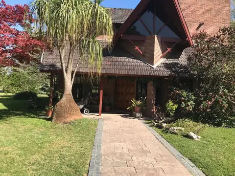 Casa en Venta en Country El Paraíso, USD 155.000