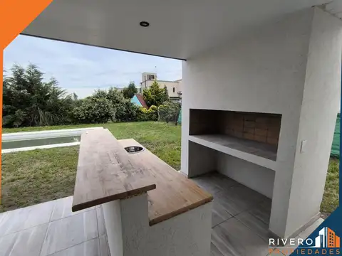 Casa 4 ambientes con 3 baños