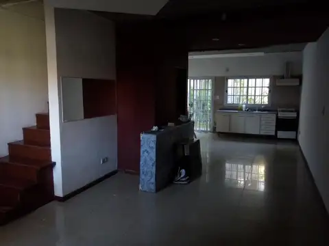 Depto Tipo Casa 3 ambientes con 2 baños