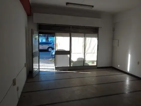 ALQUILER SALON COMERCIAL
