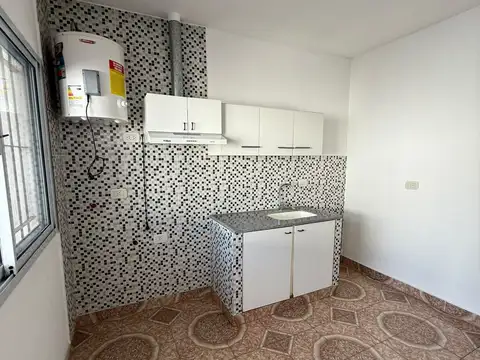 Casa 2 ambientes con 1 baño