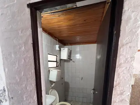 CASA EN VENTA A RESTAURAR