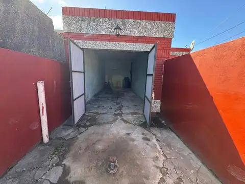 Casa en Venta con 4 cocheras