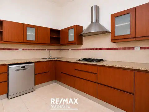 VENTA CASA 4 DORMITORIOS APTO CREDITO CENTRO