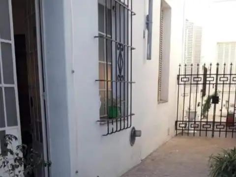 Fitz Roy e/ Brown y Saavedra