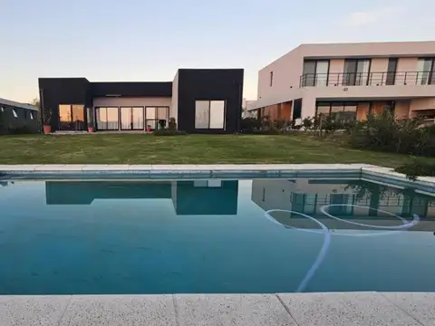 Casa en Venta en El Naudir, USD 205.000