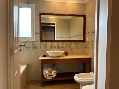 Casa en Alquiler de 3 dormitorios