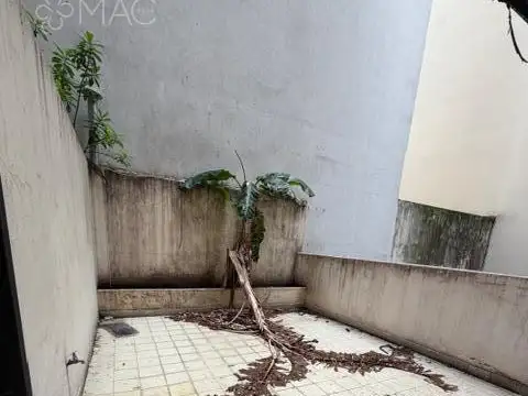 Oficina con terraza propia – ideal inversión – cerca del Congreso )