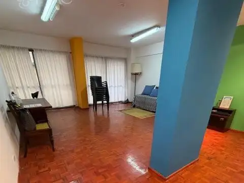 Oficina con terraza propia – ideal inversión – NO APTO VIVIENDA , cerca del Congreso (507260402)