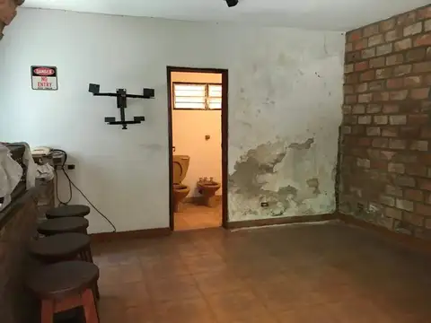 Casa en Venta con 4 cocheras