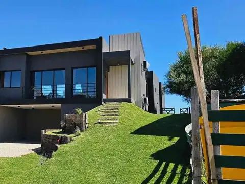 VENTA CASA SENDEROS IV COSTA ESMERALDA 5 AMBIENTES