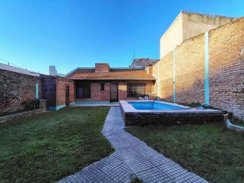 Venta Casa 6 Ambientes Quincho Pileta - Sarandí