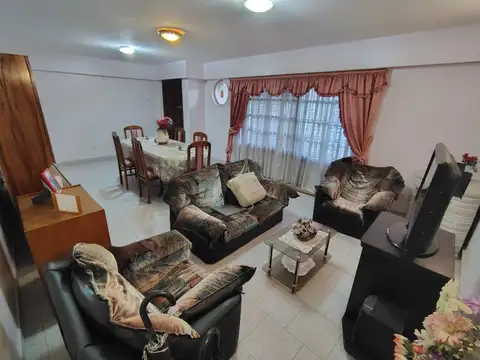 Casa 6 ambientes con 3 baños
