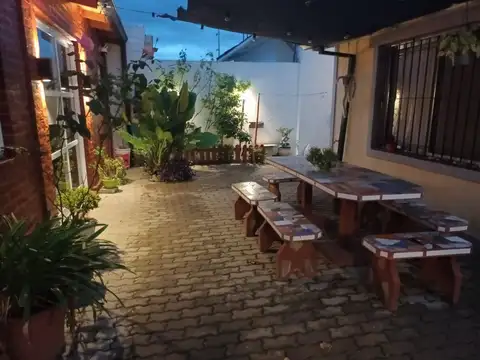 CASA 3AMB + QUINCHO C/PARRILLA Y PATIO - EXELENTE