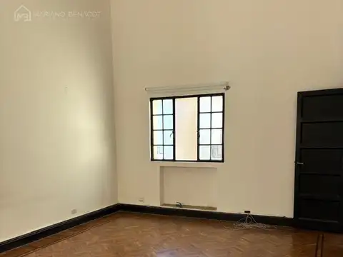 Departamento 8 ambientes con 2 baños