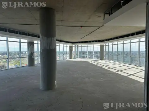 Oficinas SportClub en Escobar!  Excelente ubicación - PG